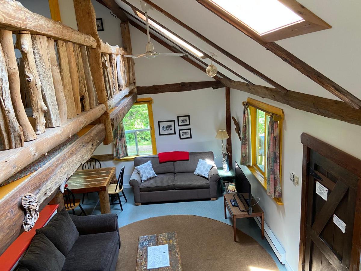 Hotel Woods End Landing à Bamfield Extérieur photo