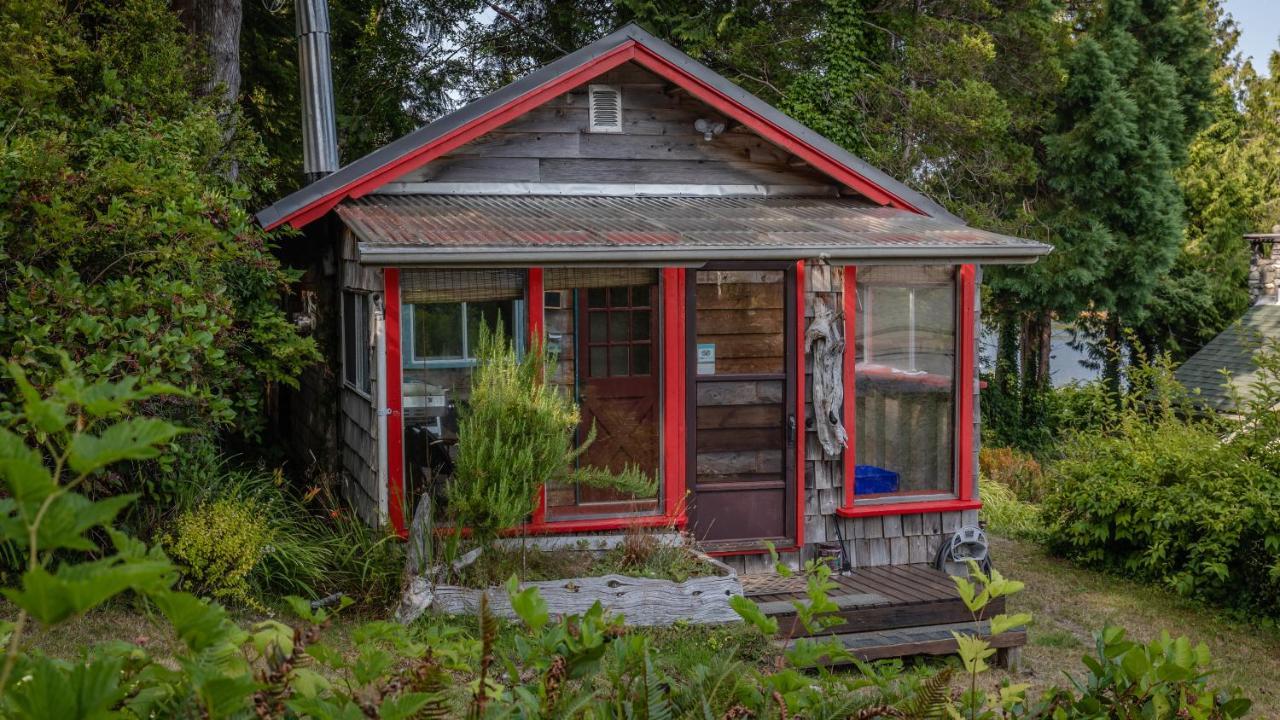 Hotel Woods End Landing à Bamfield Extérieur photo